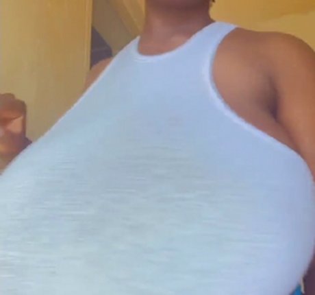 Chanel La Croix model sexy pic