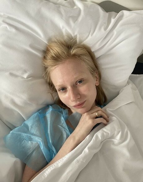 Annie Kinshova star exclusive images