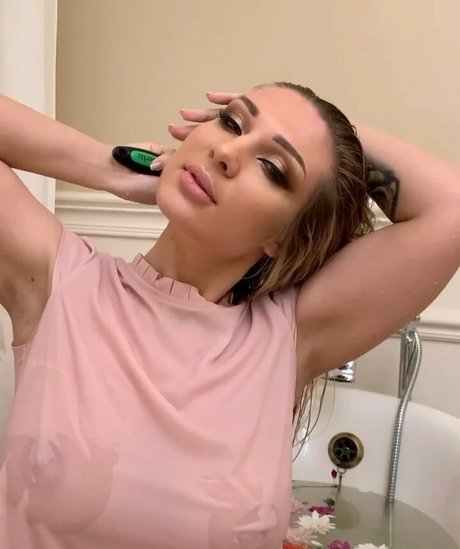 Sexyroksi model porn picture