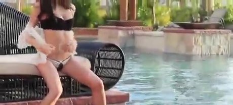 Beth Williams model beautiful photos