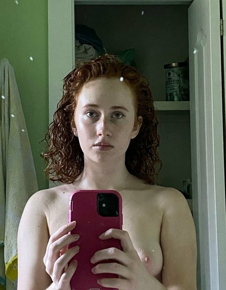 naomime exclusive actress photos