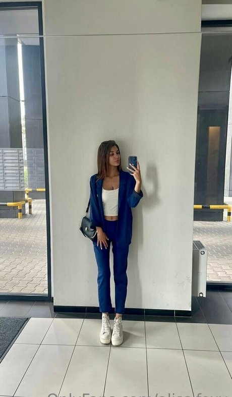 aliss foxy art model img