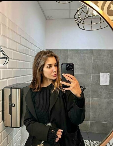 aliss foxy hot star img