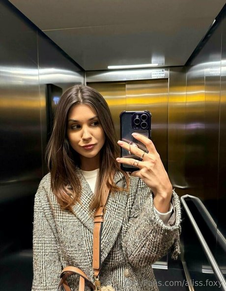 aliss foxy pornstar nudes image