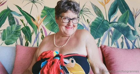 fungrannies model nudes image