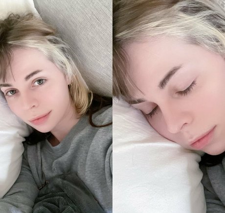 heyashleytea pornstar naked photo