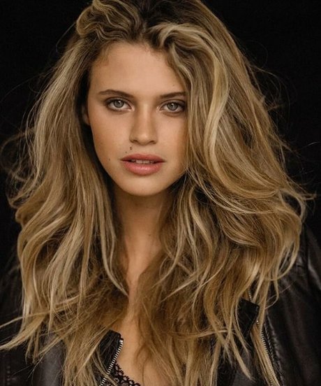 Matilde Reymao model art pic