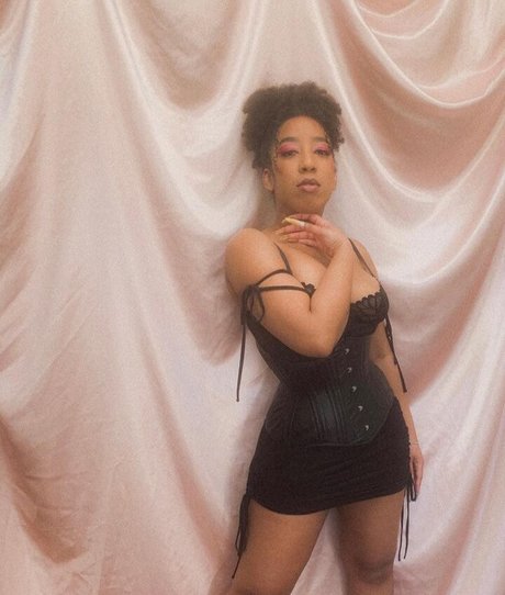 Rappers Daughters model pretty gallery