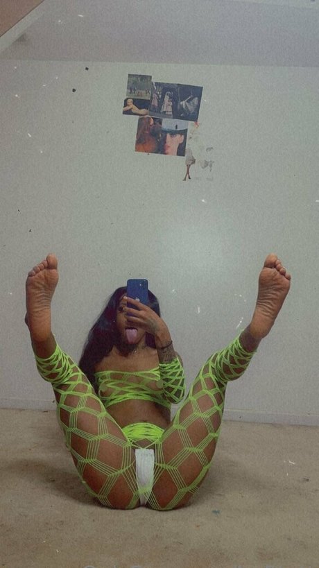 bu5tatt model nice picture