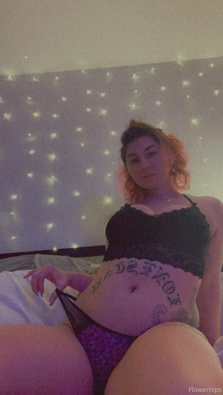 flowernipsx model erotic picture