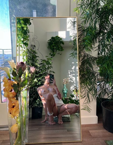 Vanessavenus21 nudes actress pictures