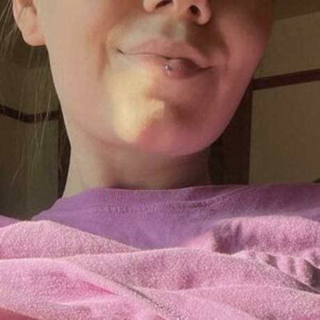 SweetviPie adult star photo