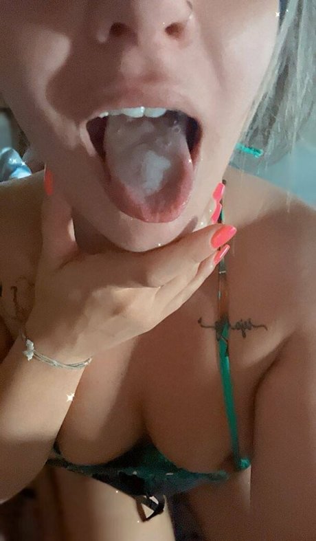 Milena Close pornstar hd img