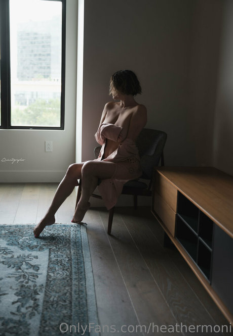 heathermoni nude star image