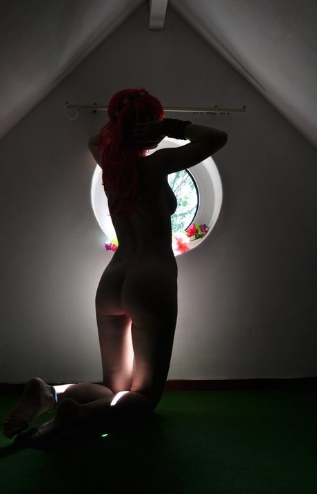 GroovyFlowerGirl xxx model pictures