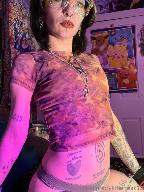 prettylittlefreak13 sex star image