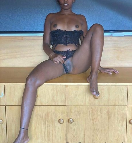 Venorika nude model images