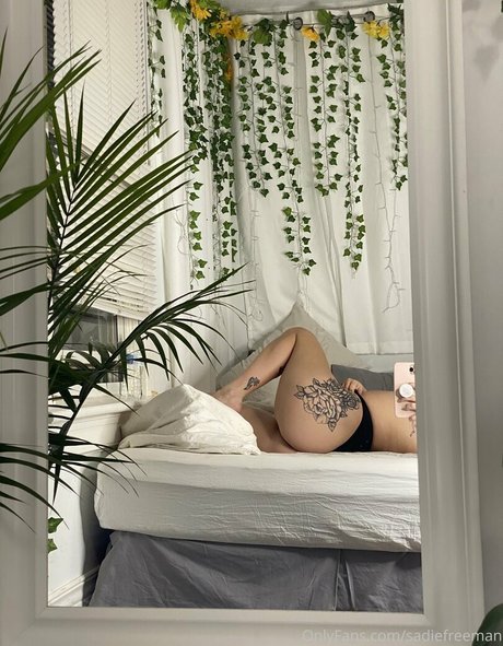 sadiefreeman star hot pics