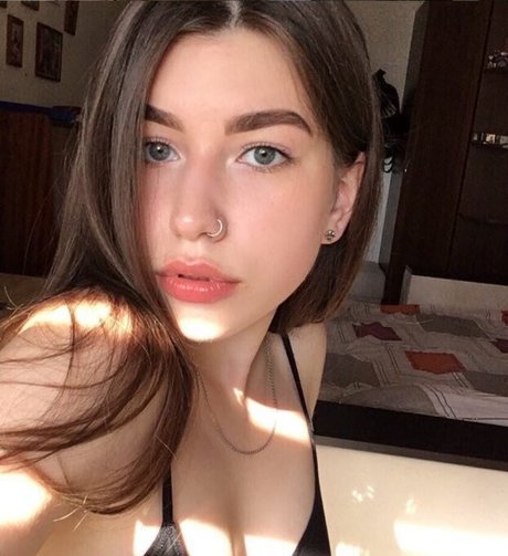 Marishkasexy free actress photos