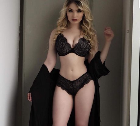 Savannah Lisa perfect star pic