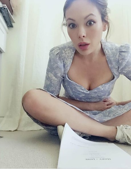 Lindsay Price star pretty galleries