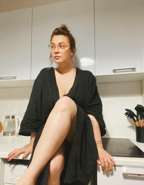 roeschach naked pornstar pic