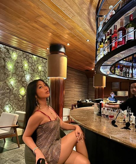 Jade Hallyday free model img