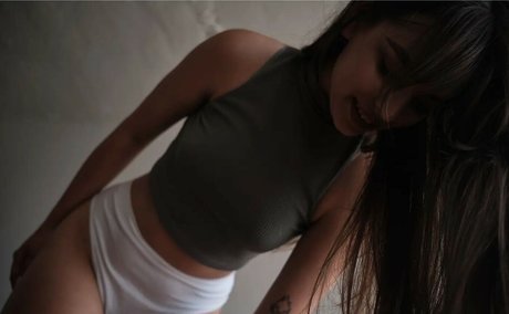 Nemmy Horin model erotic images