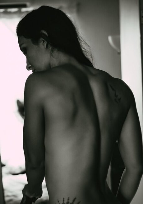 Alma Briano star nude pictures