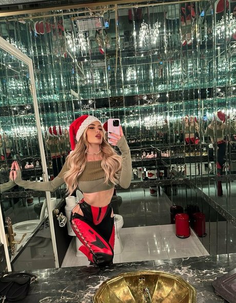 elenakamperi pornstar high quality pic