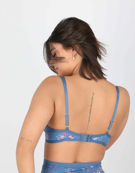 Michelle Algrabli sexy model galleries