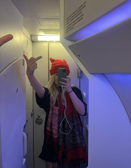 xobrittanrud model naked images