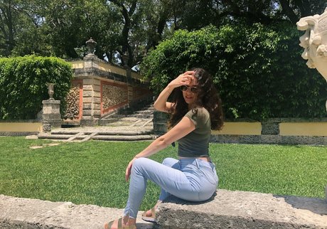 Gali Golan nude pornstar pictures