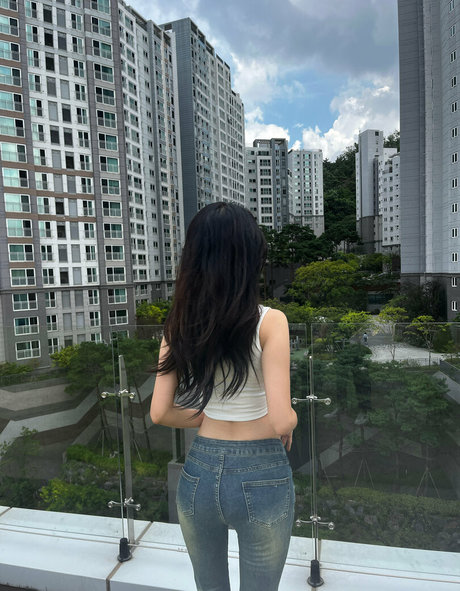 Chloestory adult actress pic