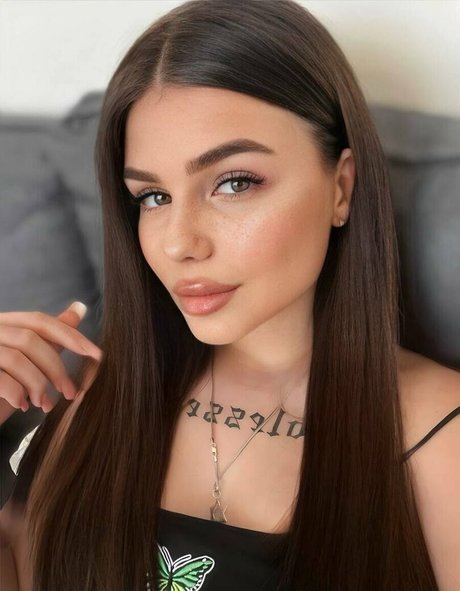 lolaass pornstar pic