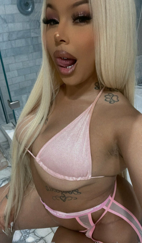 kyralaced hd model image