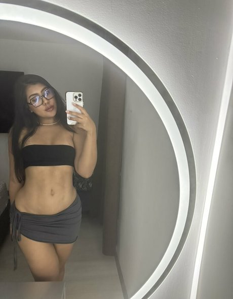 Charlote Rouge model free pic