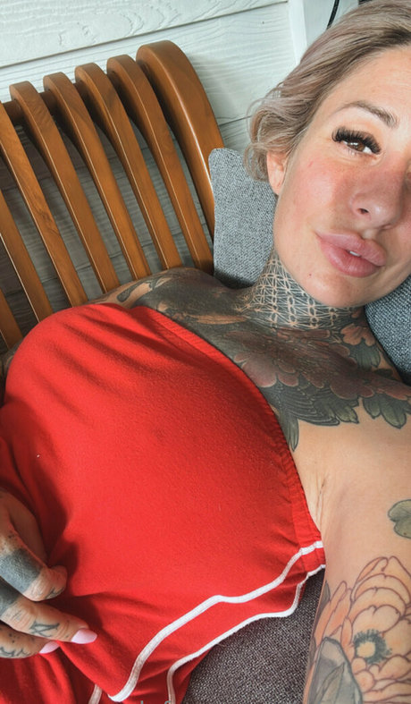 inkedgigi erotic pornstar gallery