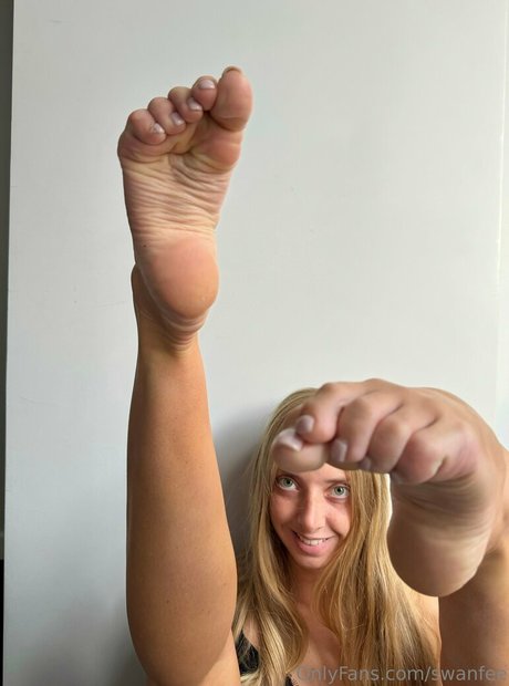 swanfee model nudes archive