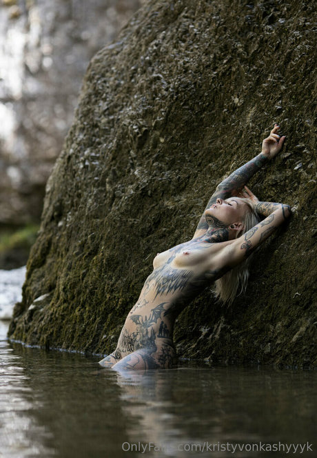 Kristy Von Kashyyyk pornstar pic