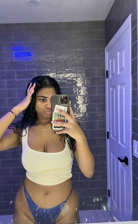 MzKora pornstar naked image