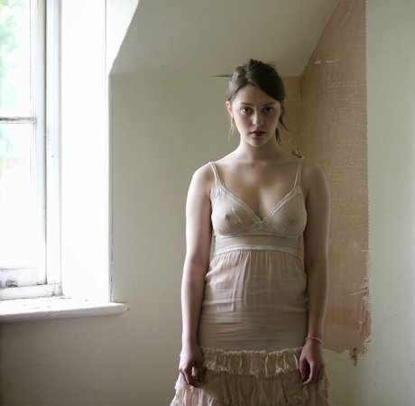 Imogen Rhiannon beautiful model pic