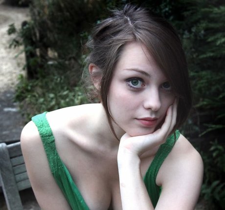 Imogen Rhiannon model pic