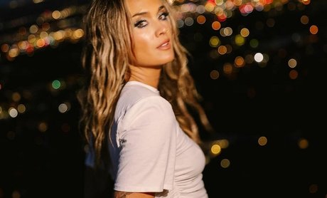 Sophia Scott nudes star photos