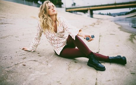 Sophia Scott adult model photo