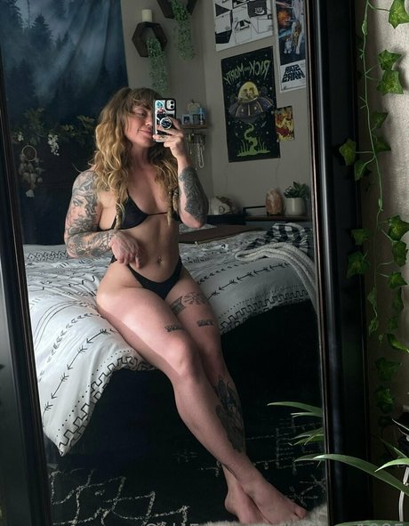 lizanne1995 model xxx photos