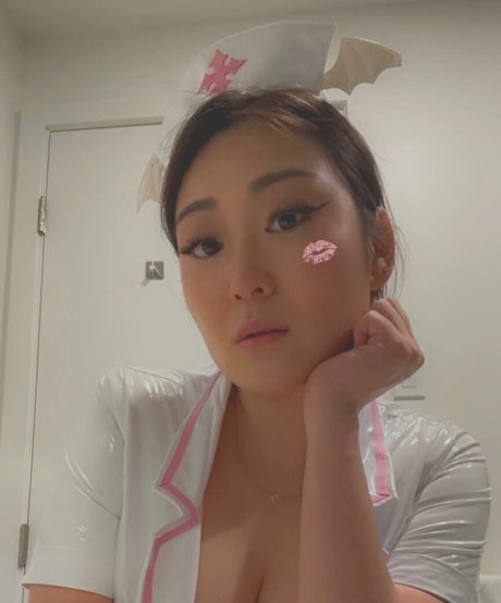 Momochanel pornstar naked photo