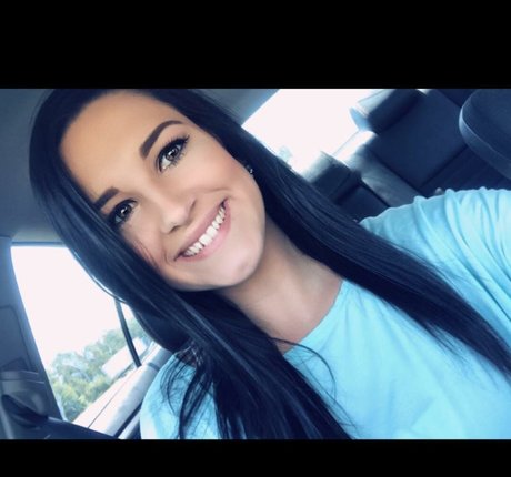 Aisley Montgomery best model photos