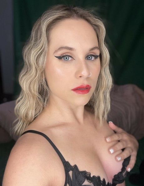 Mackenzie Sterner star adult img