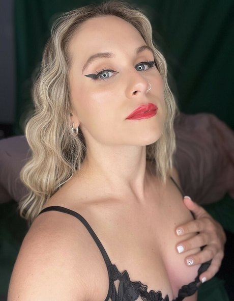 Mackenzie Sterner model art picture